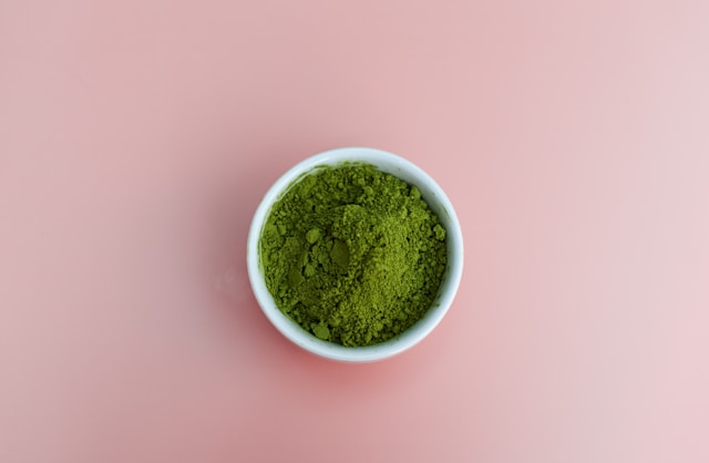 matcha prášek